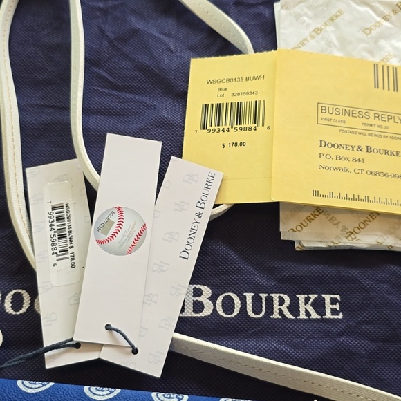 NWT Dooney & Bourke Crossbody Wallet - Picture 2 of 11